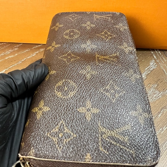 Louis Vuitton Brown Monogram Zippy Wallet A115 - Picture 13 of 14